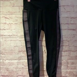 BARELY WORN FABLETICS LEGGINGS